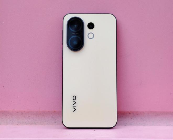 指纹+骁龙8 Gen5首发高光慢动作运镜冰球突破平台vivo S50系列：超声波(图3)