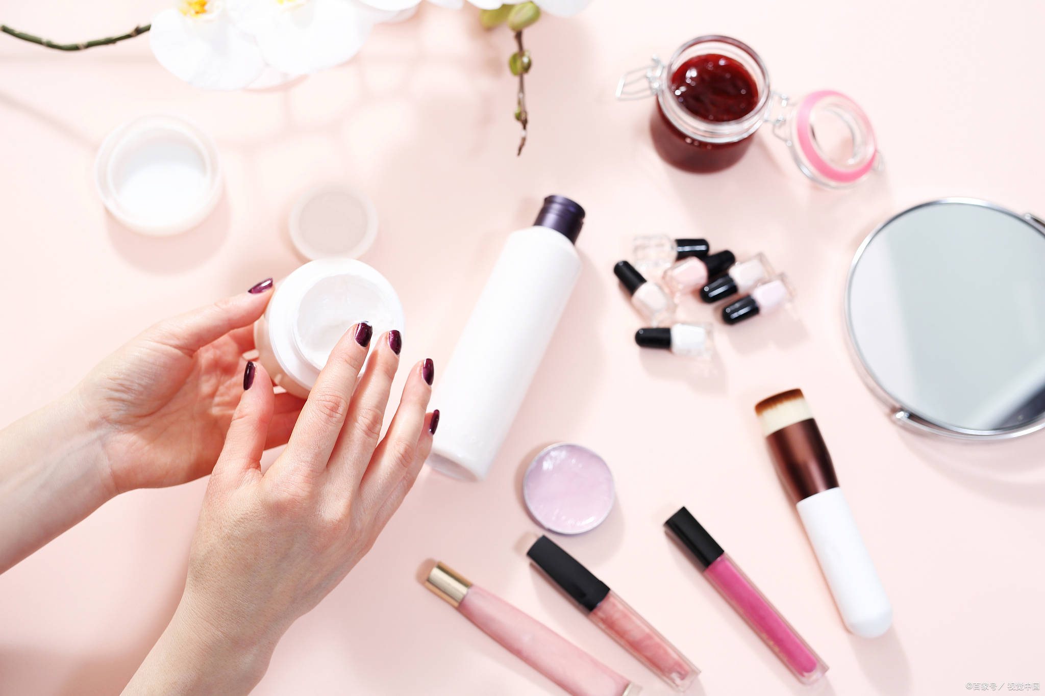 ”？藏在颜值焦虑背后的消费觉醒冰球突破网站美妆尽头是“护肤(图3)